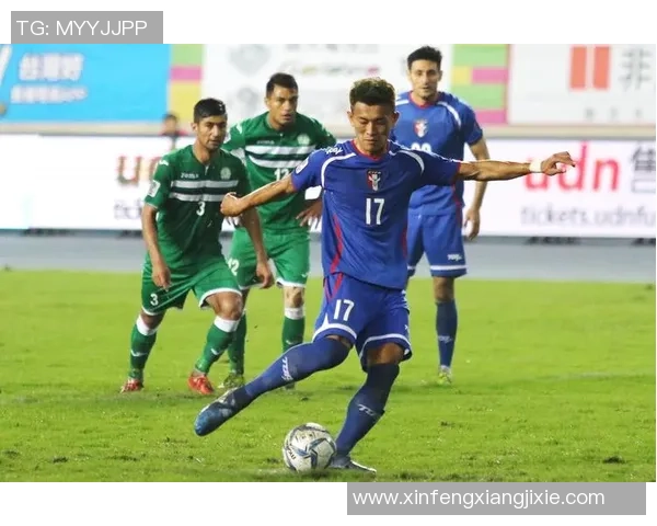 足球明星的奋斗历程与荣耀时刻简述